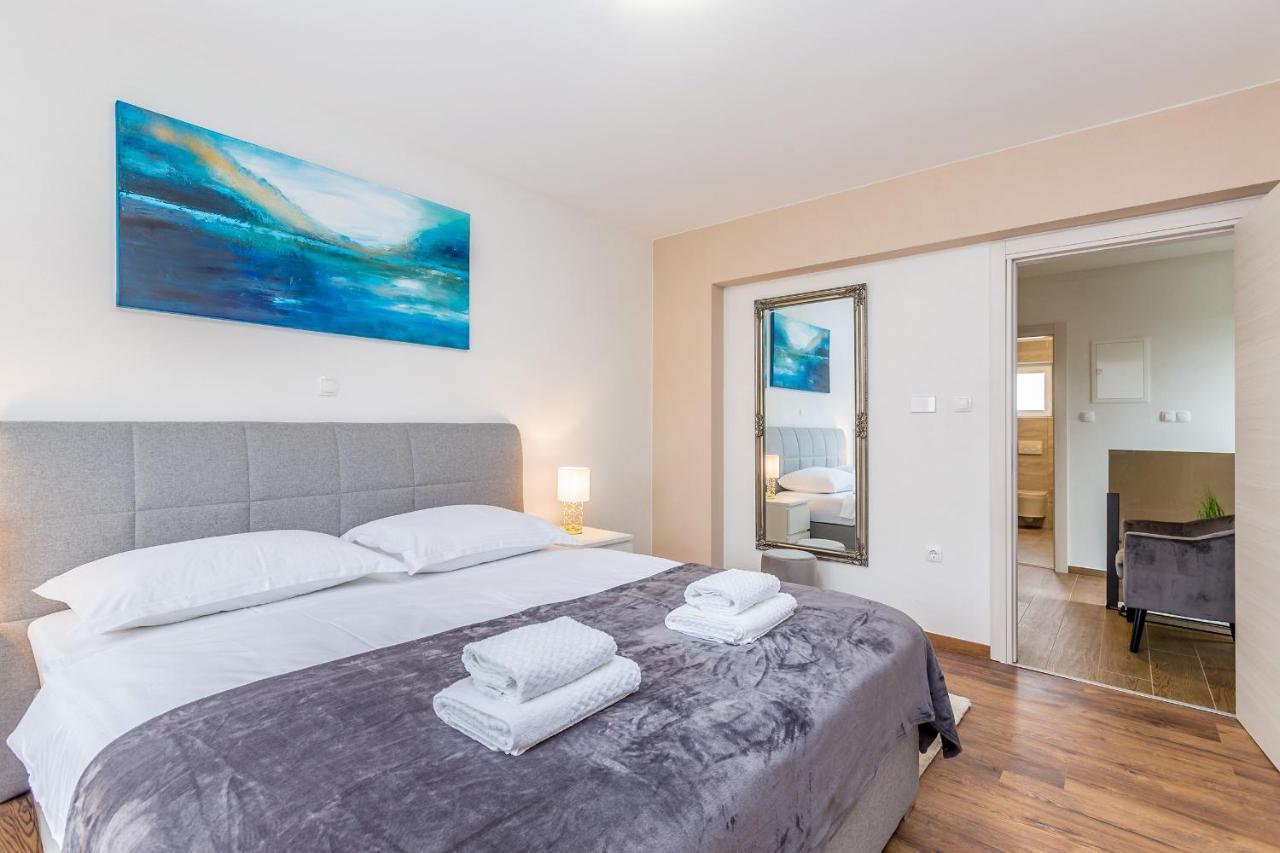 Villa Lio With Private Pool Linardići エクステリア 写真