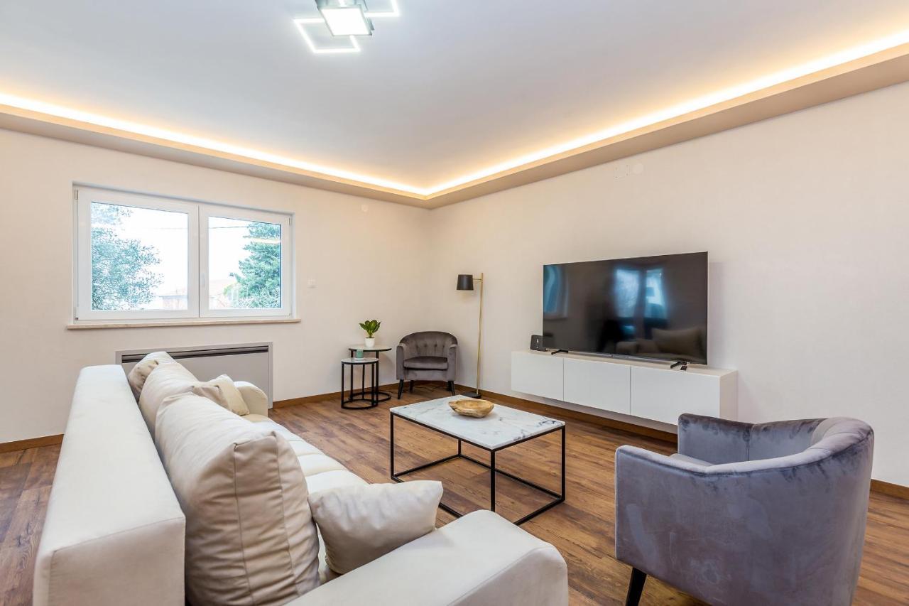 Villa Lio With Private Pool Linardići エクステリア 写真