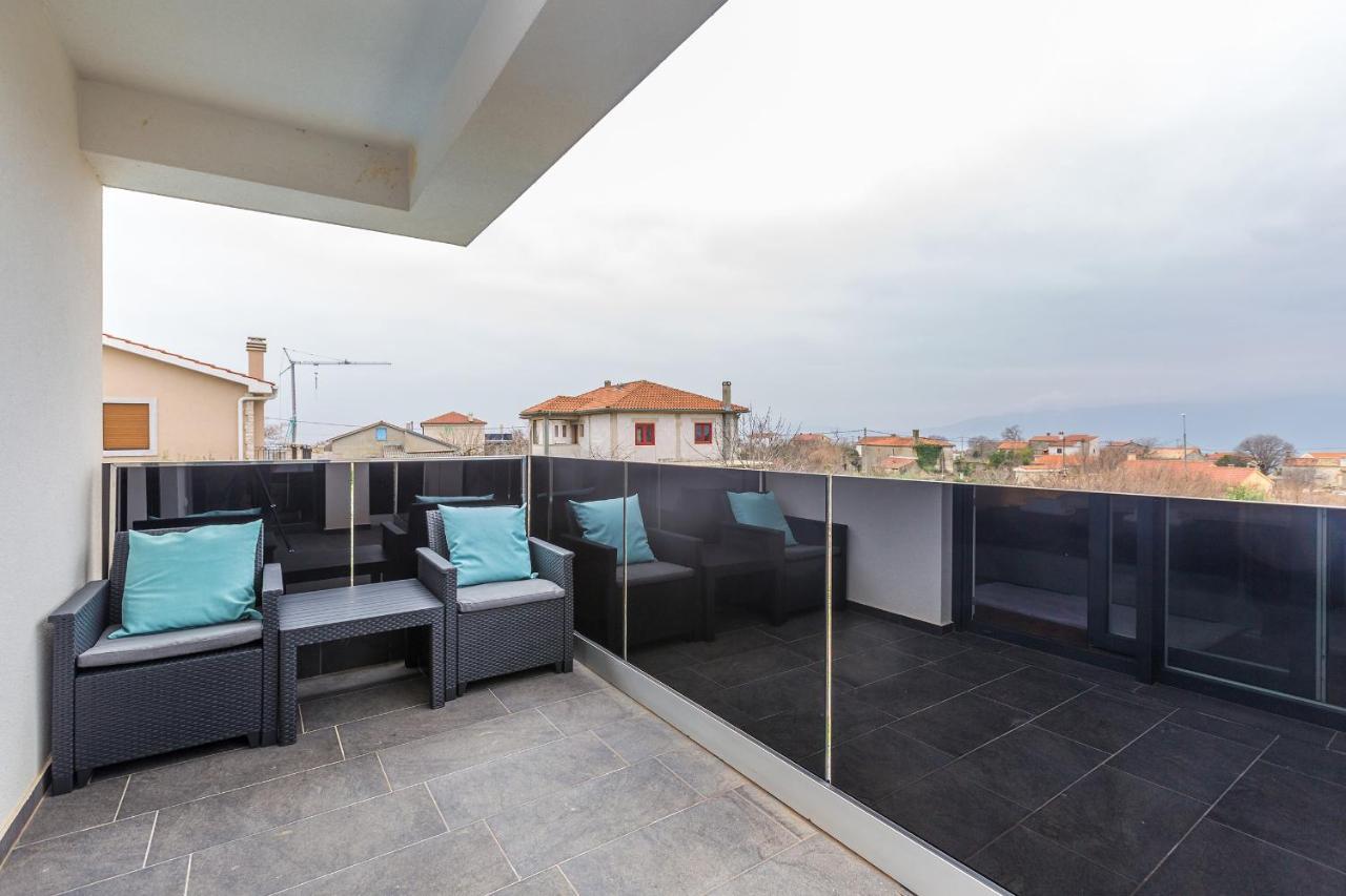 Villa Lio With Private Pool Linardići エクステリア 写真