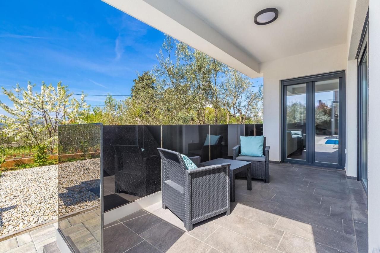 Villa Lio With Private Pool Linardići エクステリア 写真